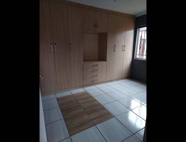 8 BEDROOM HOUSE FOR SALE IN PROTEA GLEN